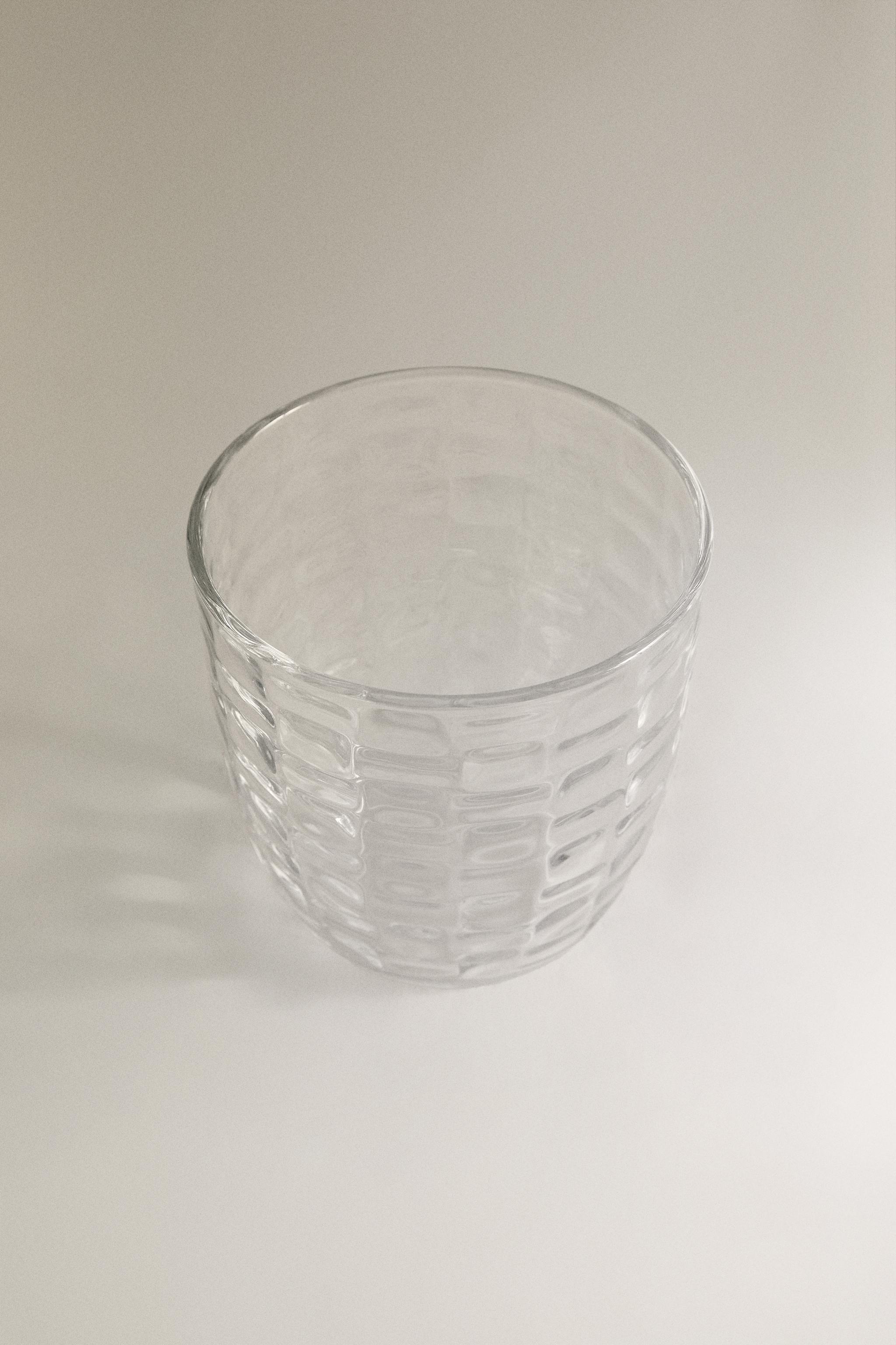 RAISED SQUARE-EFFECT TUMBLER